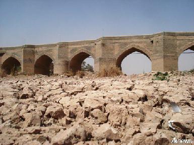 Древний мост Ханакина на грани разрушения 