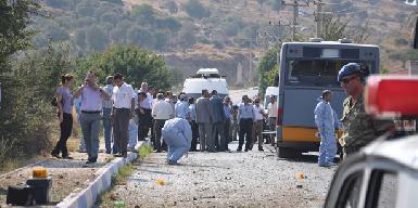 Один солдат убит во время атаки на  военный автобус в Измире 