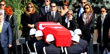 Эксгумированные останки Озала перезахоронены в Стамбуле