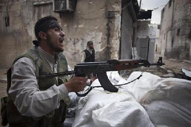 Арабские повстанцы атакуют Алеппо и курдов у границ Турции