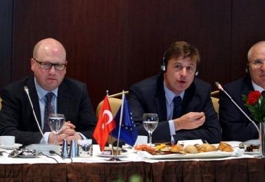 Ирландия готова помочь Турции и турецким курдам в достижении мира 