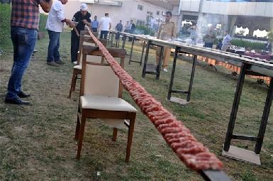 В Эрбиле съели 25-метровый кебаб