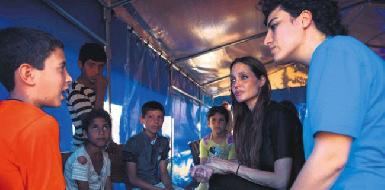 Анджелина Джоли посетила беженцев в Мардине