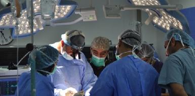 В Эрбиле проведена уникальная операция по спасению работоспособности руки раненого пешмерга 