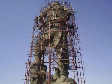 В Киркуке установлена гигантская статуя пешмерга