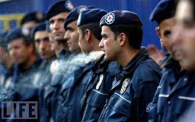 Сотни тысяч полицейских охраняют общественный порядок в Турции