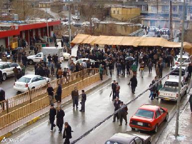 Протесты в Чомане: родственники убитого требуют выдать им убийцу