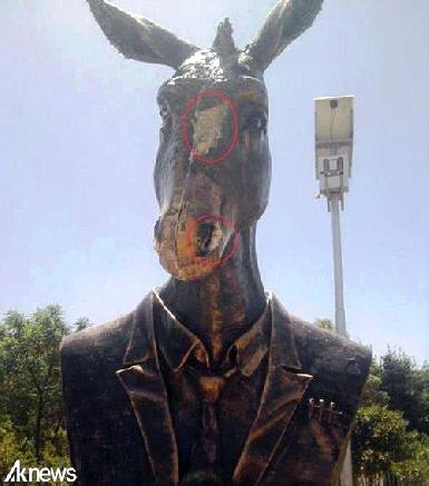 Статуя осла в Сулеймании подверглась нападению