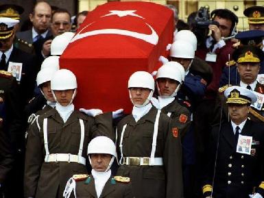 В Турции будут искать яд в останках бывшего президента