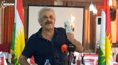 Фархат Пирбал сжег свой иракский паспорт