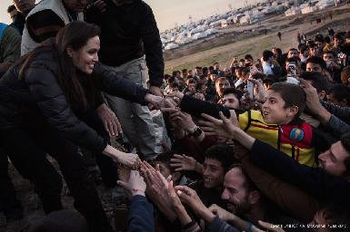 Анджелина Джоли выступает против "Исламского государства"