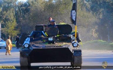 После тикритского поражения ИГ провели парад танков в Мосуле 