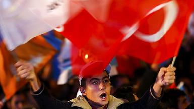 Турция: на досрочных парламентских выборах лидирует Партия справедливости и развития