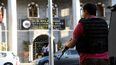 В Турции отстранены от должности 28 избранных мэров