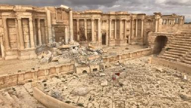 Снова свободна: сирийский флаг вновь реет над цитаделью Пальмиры