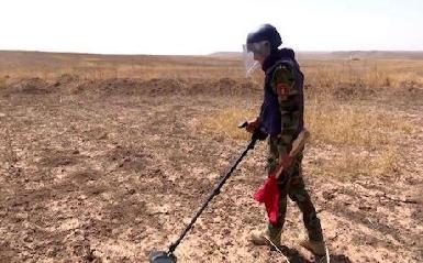 Курдские силы разминируют тонны мин ИГ без спецзащиты