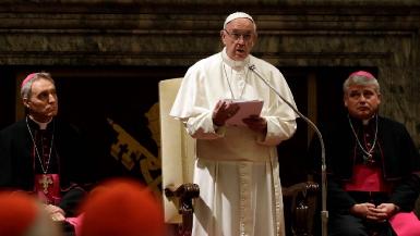Папа Римский молится за езидов