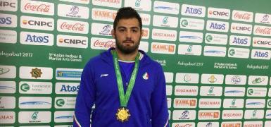Иранский курдский рестлер завоевал золотую медаль на международном турнире