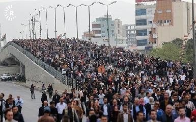 Организаторы демонстраций завершили акции протеста после обещания повысить уровень зарплат госслужащих Курдистана