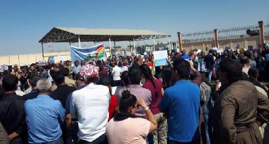 Курды собирались перед офисом ООН в Эрбиле, чтобы осудить агрессию Ирана