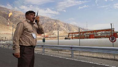 Reuters: экспорт нефти из Ирана в апреле упал до годового минимума