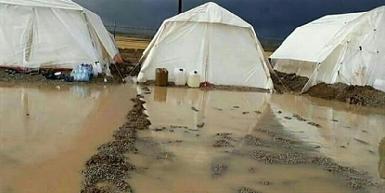 Спустя год после землетрясения в Керманшахе люди все еще живут в палатках