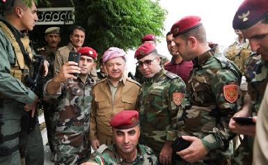 Барзани празднует Ид с войсками пешмерга