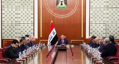 Премьер-министр Ирака просит министров остаться после его отставки