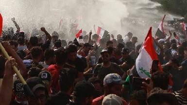 В иракской Насирии протестующие разрушили дом чиновника