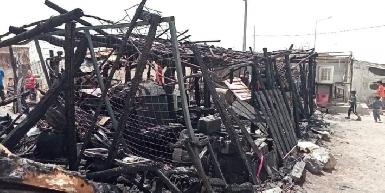 Пожар в лагере для езидских беженцев в Дохуке