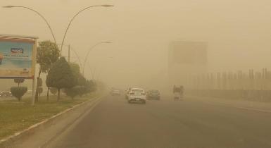 Аэропорт Эрбиля приостанавливает полеты из-за пыльной бури