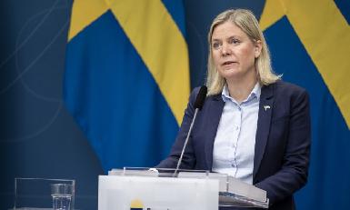 Премьер-министр Швеции осудила депутатов, позировавших с флагами РПК