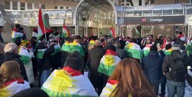 Курдская диаспора в Европе протестует против нападения Ирана на Эрбиль