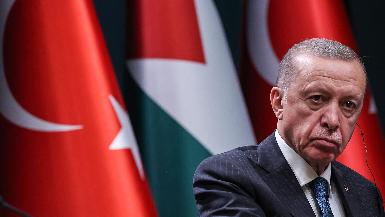 Эрдоган продолжает балансировать "на двух стульях" 