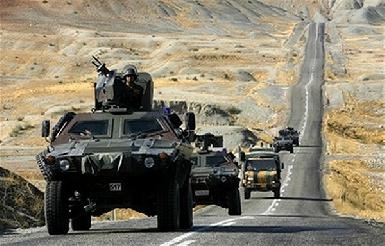 Турецкая армия послала дополнительные войска к границе с Ираком 