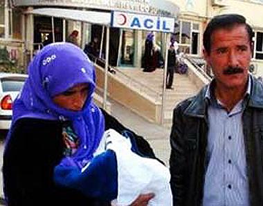 В Турции врачи избили курдянку во время родов и сломали ей палец